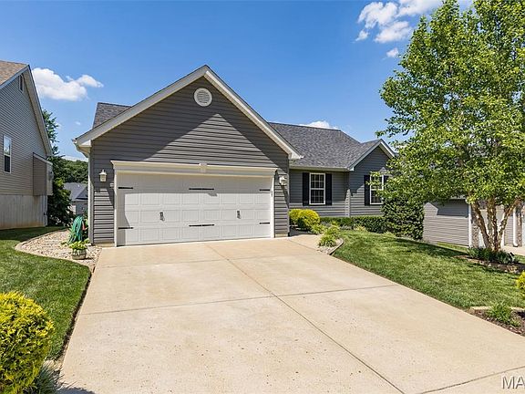 2nd image of 515 Amber Way Ct