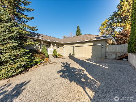 2nd image of 214 Stull Court