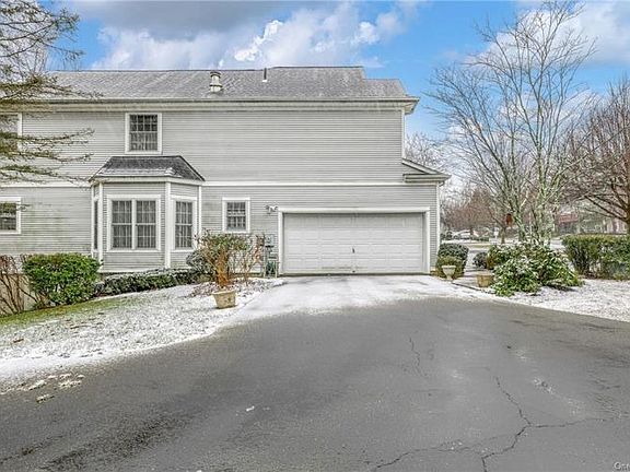 3rd image of 172 Woodlands Dr