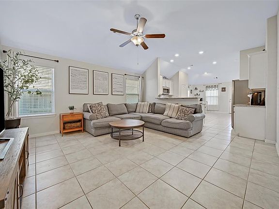 3rd image of 20334 Highfield Park Drive