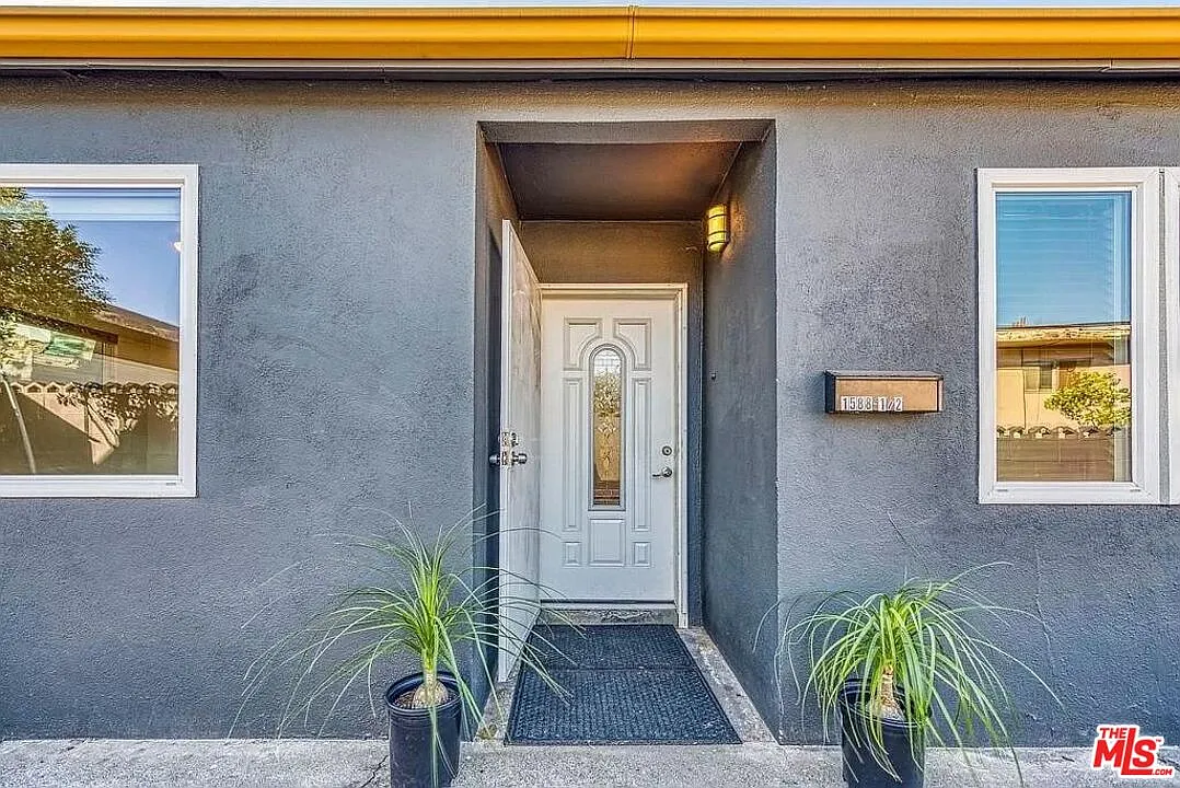 3 bed, 2.0 bath, 1100 sqft, $3,200 — Photo 4