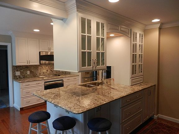 Breakfast bar