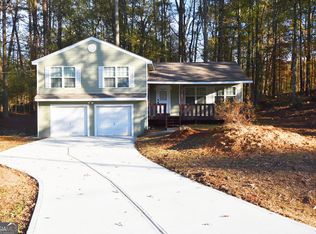 105 Lakeview Ln, Fayetteville, GA 30214