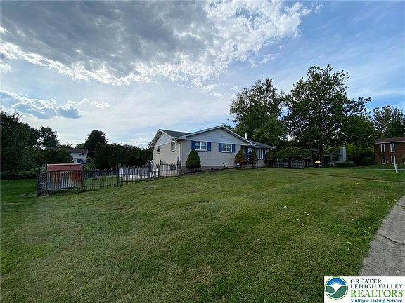 2nd image of 3979 Kenrick Dr