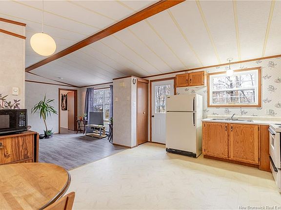 3rd image of 616 Scotch Lake Rd