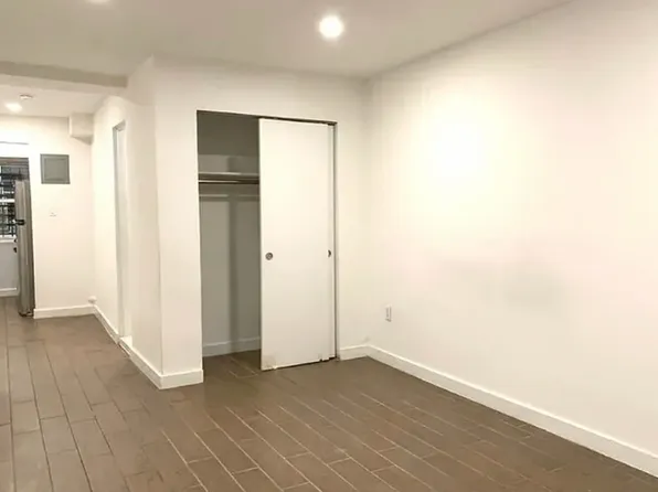 206 East 81st Street image 1 of 5