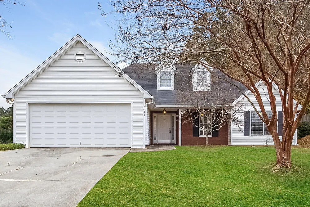 3 bed, 2.0 bath, 1635 sqft, $2,130 — Photo 1