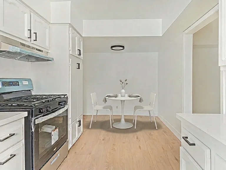 1212 E 76th Pl — Photo 3
