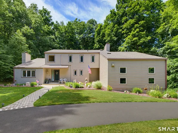 70 Pine Hollow Drive, Middlebury, CT 06762