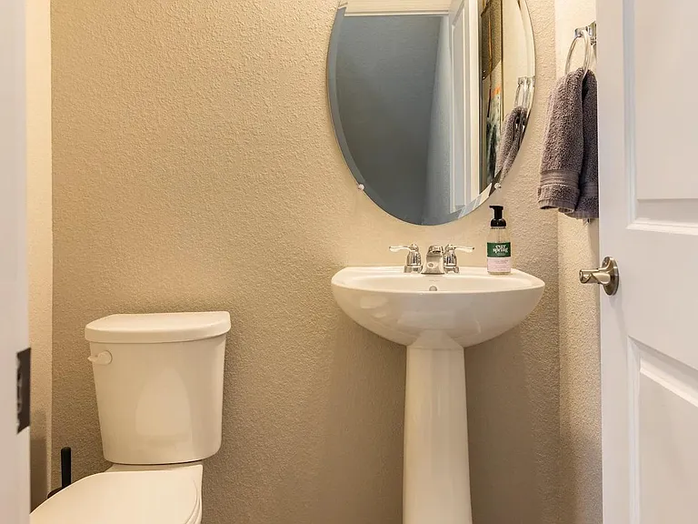 1340 Hoyt St #4 — Photo 8