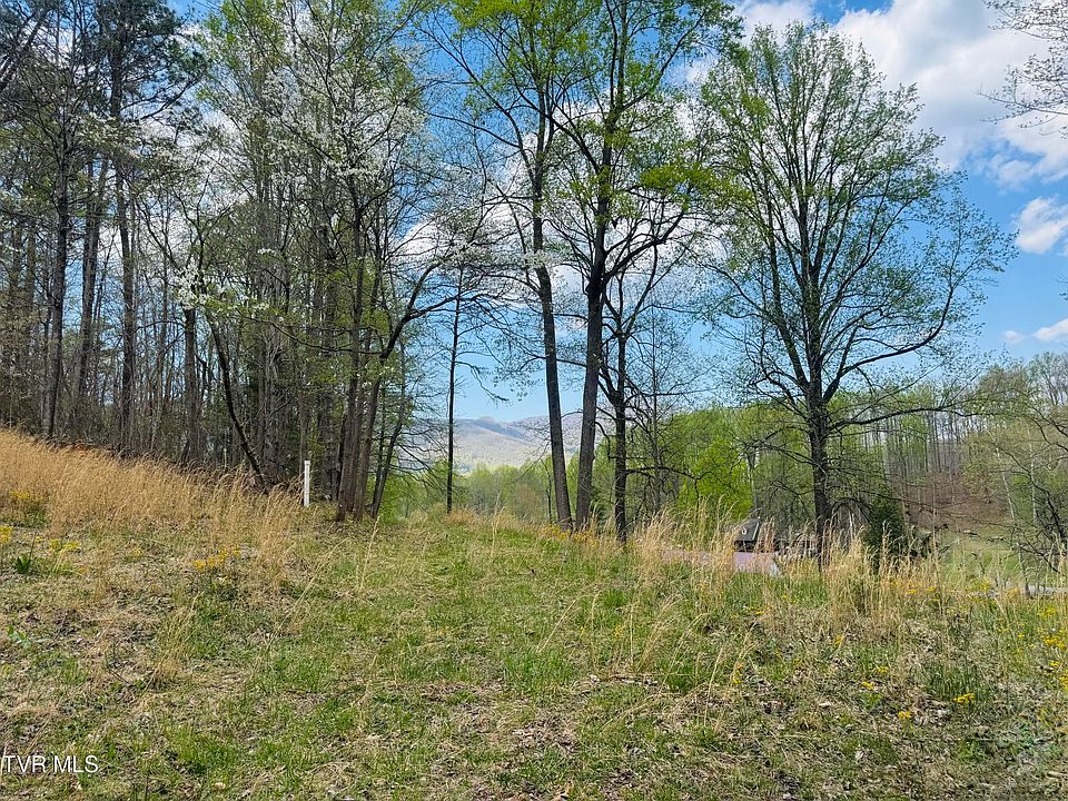 1st image of 160 Bob's Hollow Rd