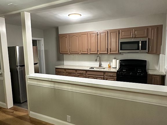 4th image of 2519 N Rosedale St