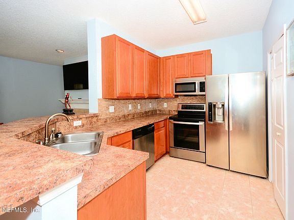 5th image of 63 Jardin De Mer Pl