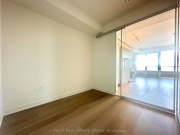 4th image of 448 Burnhamthorpe Rd W #6301