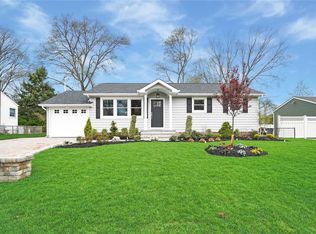 1030 4th St, West Babylon, NY 11704