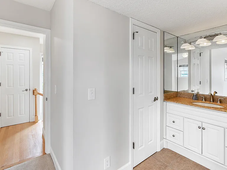 1060 Lake Shore Dr #201 — Photo 25