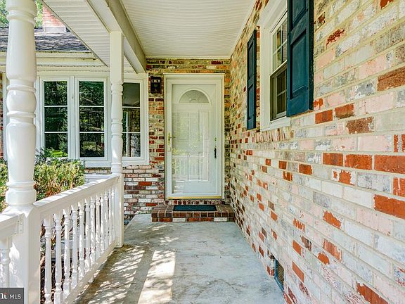 5th image of 5127 Albrecht Ln