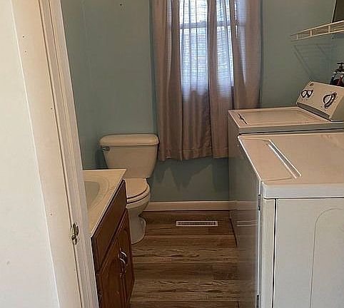 1st floor bath with laundry