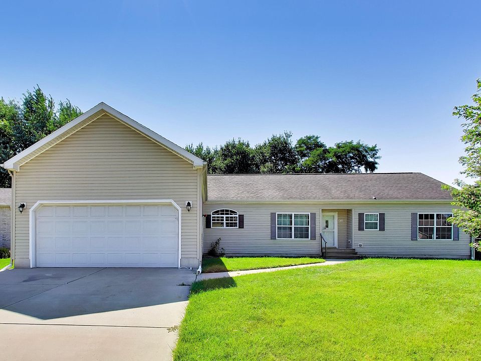 1st image of 852 Springdale Dr