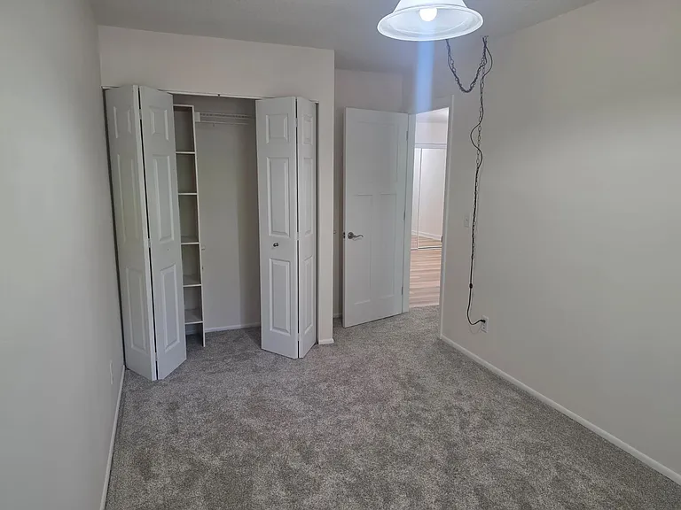 1601 N Innsbruck Dr — Photo 6