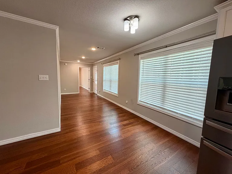 2120 Garner Ln — Photo 13