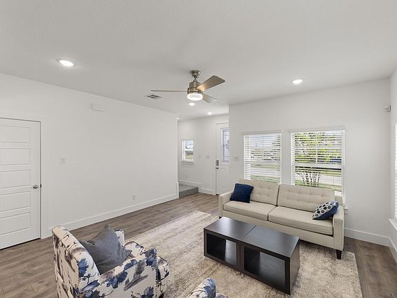 5th image of 1403 Avocado Ln