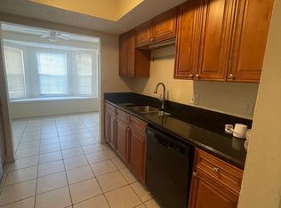 970 N Spoede Rd APT 16, Saint Louis, MO 63146