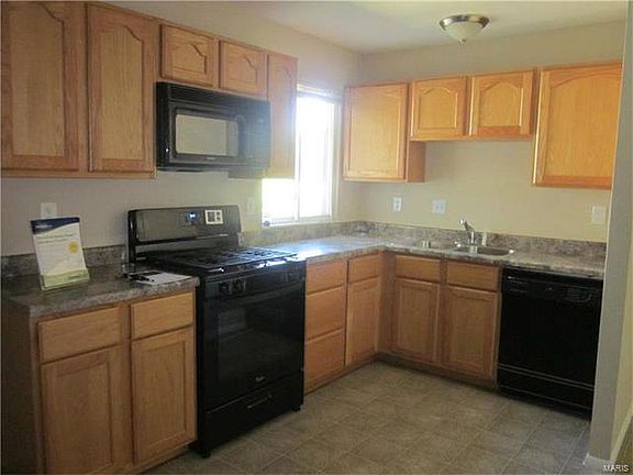4th image of 2412 Soundview Ct
