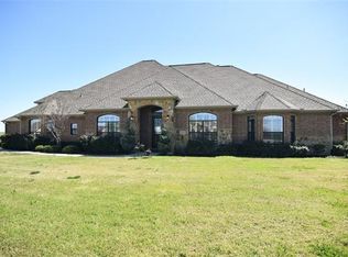 6205 High Meadows Dr, Krum, TX 76249