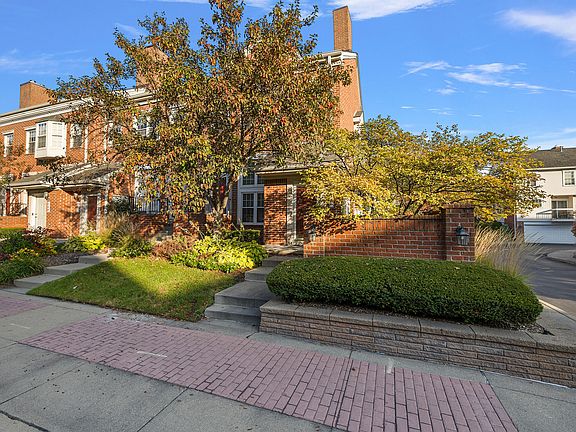3rd image of 152 Allenhurst Ave