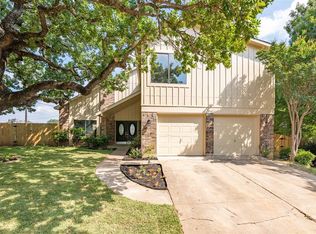 3711 Ravenhill Ln, Arlington, TX 76016