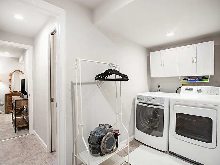 568 Longfellow Ln #FURNISHED — Photo 27