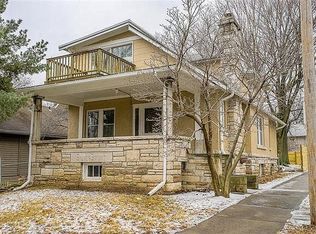 3526 Terrace St, Kansas City, MO 64111