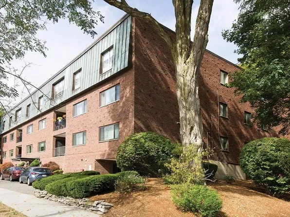 209 Commonwealth Ave, Newton, MA 02467