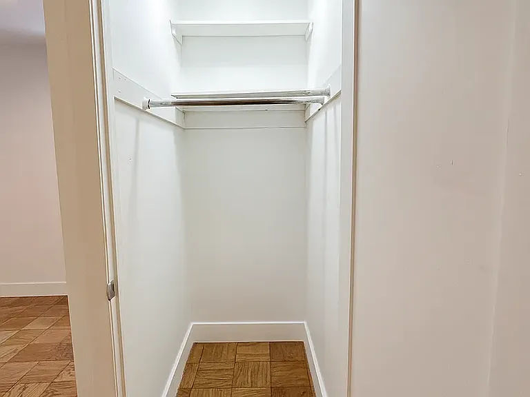 213 E 37th St #7G — Photo 7