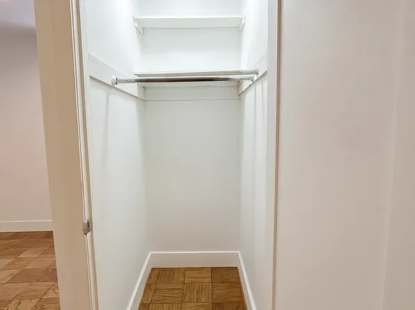 207 East 37th Street image 7 of 12