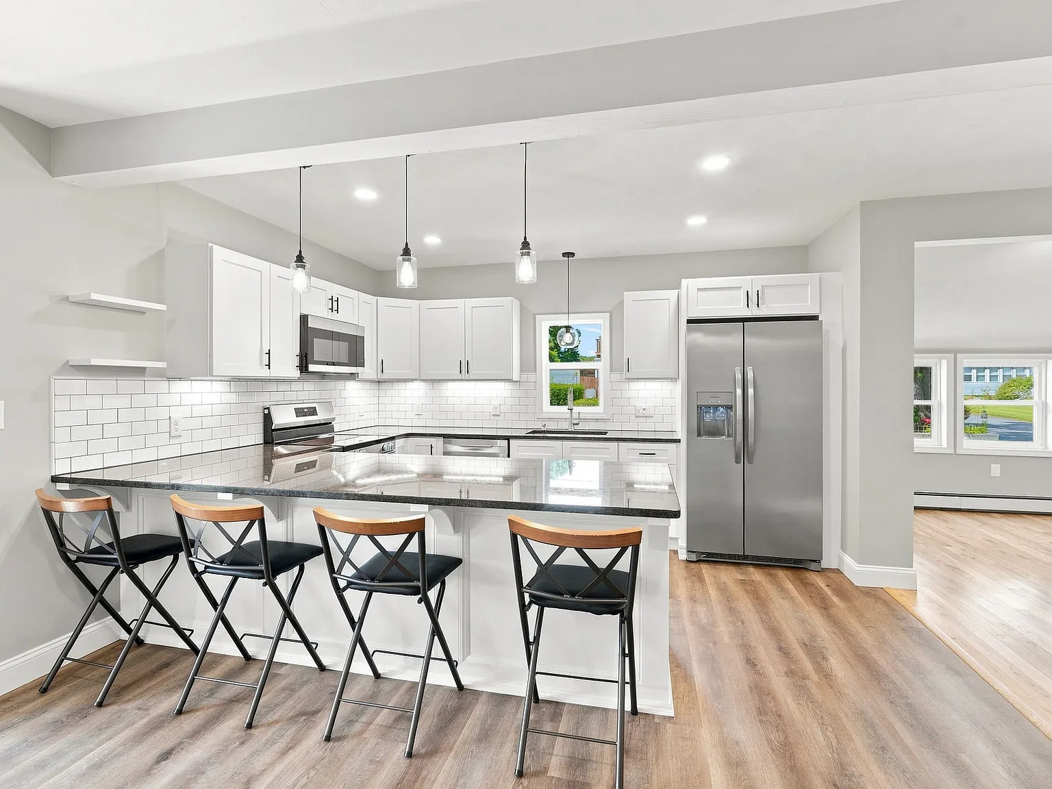 3 bed, 1500 sqft, $3,200 — Photo 3