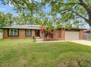 6919 W Lone Oak St, Springfield, MO 65803