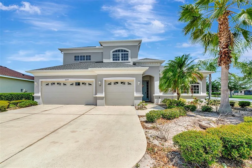 5 bed, 3.0 bath, 2948 sqft, $3,650 — Photo 2