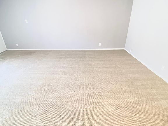 5th image of 935 N Alfred St #7