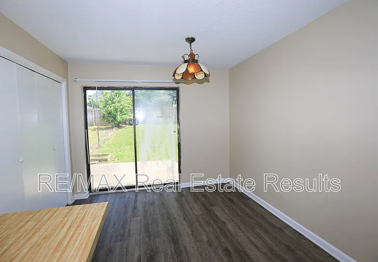 815 S 28th St — Photo 9