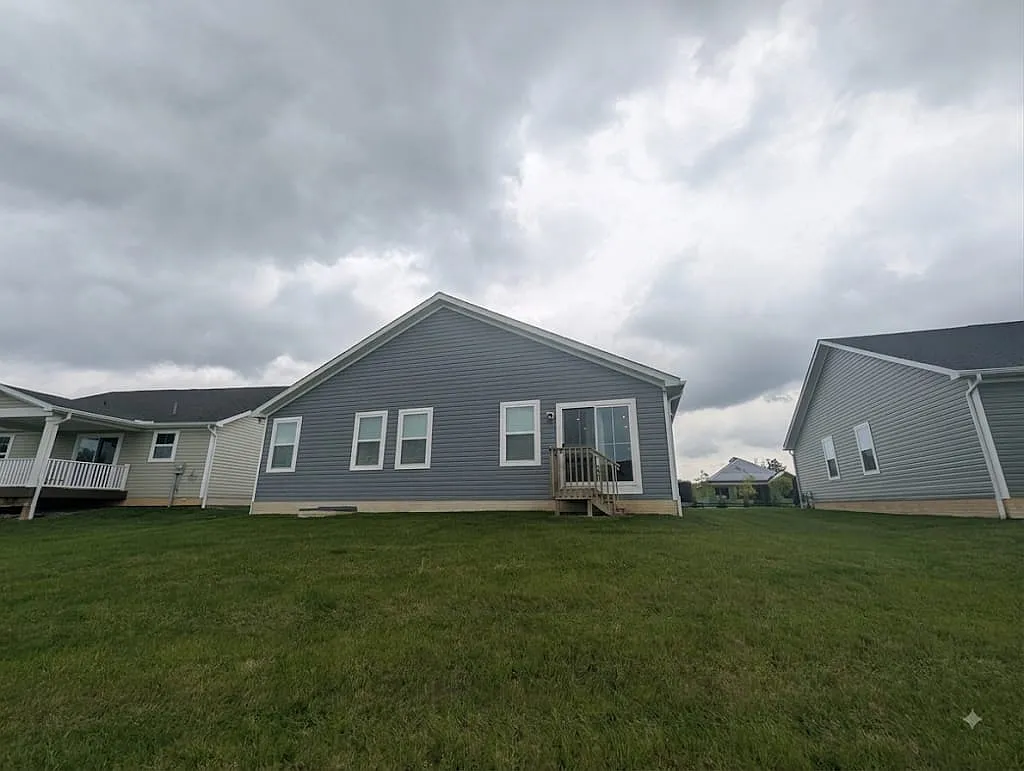 3 bed, 1736 sqft, $2,795 — Photo 1