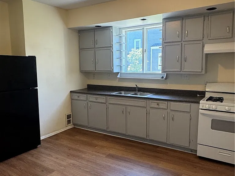 134 Lewis St #DOWN — Photo 11