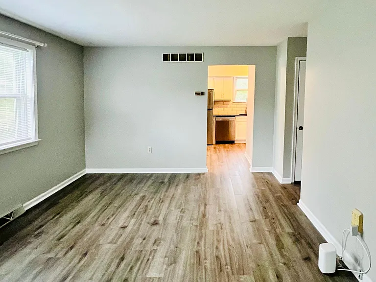 192 Michele Way — Photo 4
