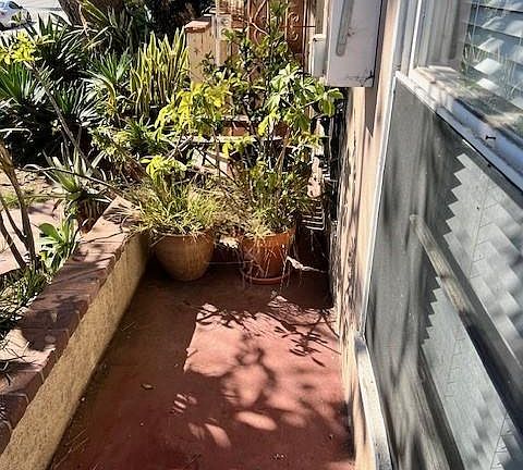 4th image of 1820 Bacon St
