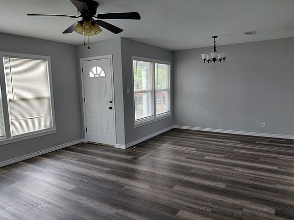 5th image of 1105 E Miller St