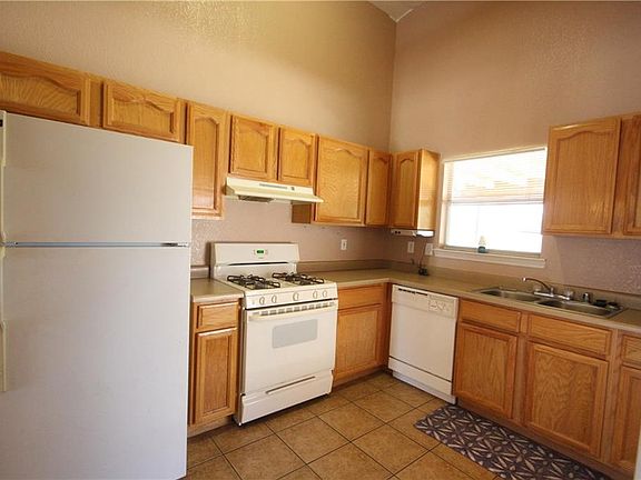 2nd image of 14572 Desierto Lindo Ave