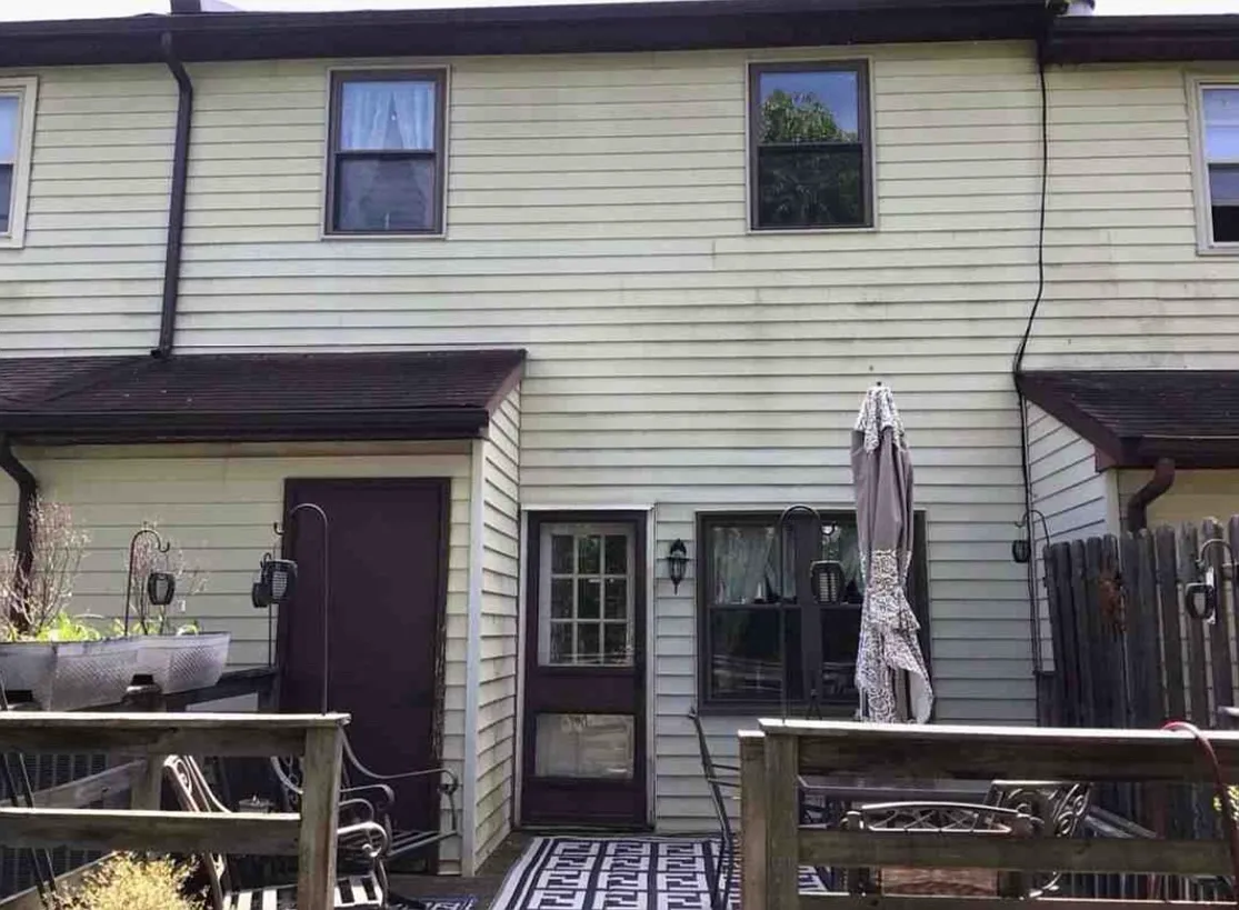 887 Williams Pl — Photo 2