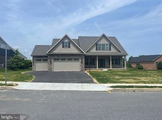 453 W Walter Ave, Greencastle, PA 17225