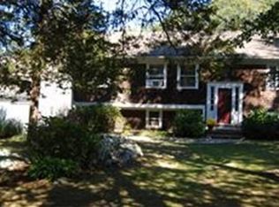 40 Maggie Ln, Barnstable, MA 02630